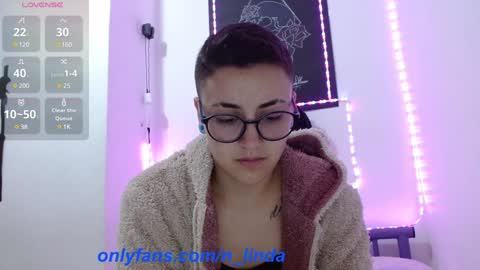 lyan onlyfans n linda online show from December 20, 2024, 7:50 pm