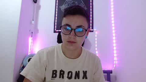 lyan onlyfans n linda online show from December 29, 2024, 3:33 am