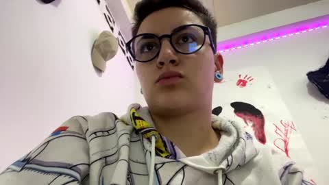 lyan onlyfans n linda online show from February 2, 2025, 7:25 pm