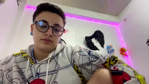 lyan onlyfans n linda online show from February 4, 2025, 7:44 pm