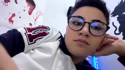 lyan onlyfans n linda online show from February 11, 2025, 11:01 pm