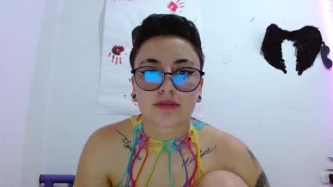 lyan onlyfans n linda online show from February 19, 2025, 9:47 pm