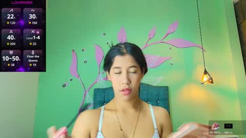 C O N N I E online show from November 21, 2025, 2:05 pm