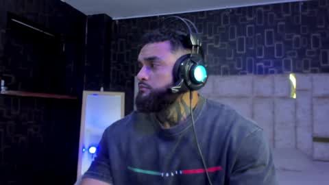 rusfegui online show from February 5, 2025, 3:13 am