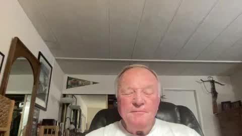 Snapshot of cookoosnest chatting on September 26, 2025, 3:21 am cookoosnest online show from September 26, 2025, 3:21 am