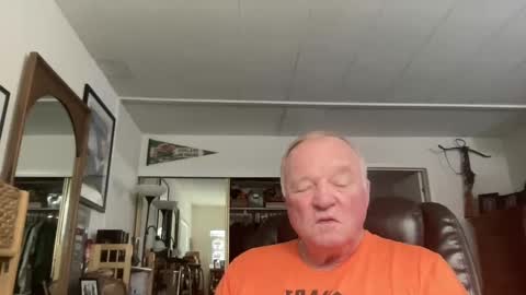 Snapshot of cookoosnest chatting on October 5, 2025, 3:10 pm cookoosnest online show from October 5, 2025, 3:10 pm