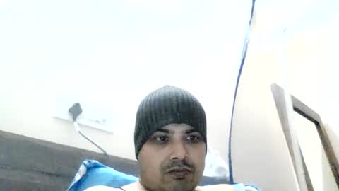 Cool Breeze09 online show from December 17, 2025, 10:21 am