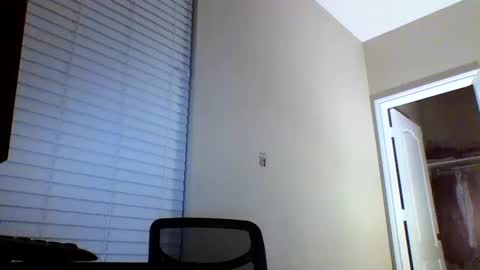 cooldude122222 online show from December 4, 2024, 6:22 am