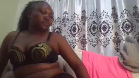 Snapshot of coolgirl001 chatting on October 26, 2025, 6:47 pm coolgirl001 online show from October 26, 2025, 6:47 pm