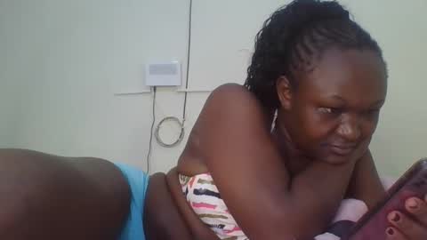 Snapshot of coolgirl001 chatting on October 29, 2025, 7:04 pm coolgirl001 online show from October 29, 2025, 7:04 pm