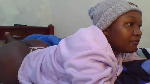 coolgirl001 online show from February 25, 2026, 7:01 pm