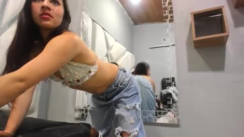 CooperEmma  online show from December 2, 2025, 9:54 pm