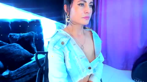 Coral  online show from February 4, 2025, 7:22 pm