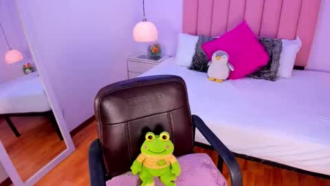 Carol Jhones  online show from November 12, 2025, 3:18 am