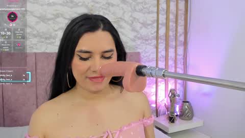 coraline hot18 online show from February 5, 2025, 1:44 pm