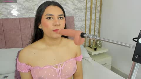 coraline hot18 online show from February 18, 2025, 1:00 pm