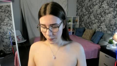 Snapshot of coraline_kitty chatting on April 18, 2026, 7:23 am Coraline online show from April 18, 2026, 7:23 am