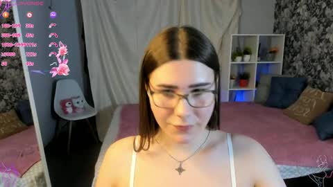 Snapshot of coraline_kitty chatting on May 4, 2026, 5:20 pm Coraline online show from May 4, 2026, 5:20 pm