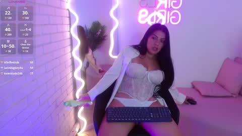 Carolina  online show from February 12, 2025, 5:48 pm