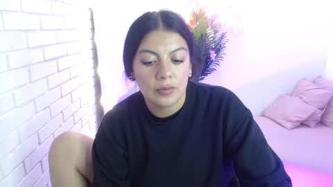 Carolina  online show from February 15, 2025, 11:39 am
