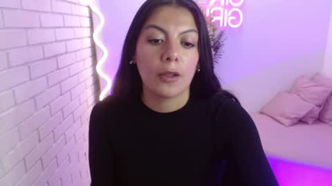 Carolina  online show from February 15, 2025, 2:44 pm
