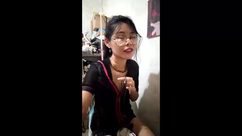 Snapshot of coralinebane chatting on March 12, 2026, 3:23 am coralinebane online show from March 12, 2026, 3:23 am
