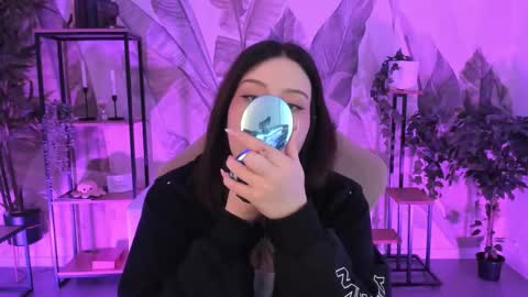 little girl who is always right or Coraline online show from September 12, 2025, 7:52 am