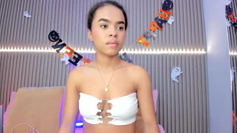 Snapshot of coralineross_ chatting on October 14, 2025, 10:38 am coralineross_ online show from October 14, 2025, 10:38 am