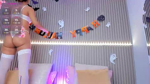 Snapshot of coralineross_ chatting on October 15, 2025, 11:10 am coralineross_ online show from October 15, 2025, 11:10 am