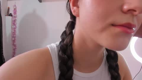 Coraline uwu     Bienvenidos al dulce mundo de Coraline    Hola amores soy Coraline  Una chica  tierna juguetona online show from November 26, 2025, 9:05 pm