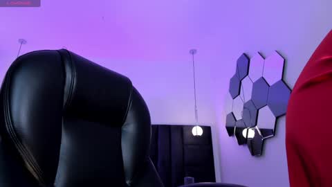 Corinne Russo online show from February 5, 2025, 3:34 am