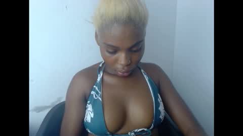 Snapshot of cornxcunt chatting on November 5, 2025, 12:27 pm cornxcunt online show from November 5, 2025, 12:27 pm