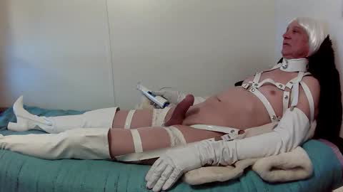 Snapshot of corsetnboots chatting on February 19, 2026, 6:04 pm corsetnboots online show from February 19, 2026, 6:04 pm