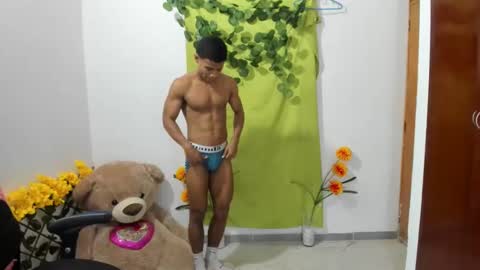 Ethan  online show from December 17, 2024, 11:49 pm