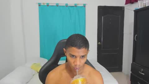 Snapshot of corzoethan chatting on September 28, 2025, 11:10 pm Ethan  online show from September 28, 2025, 11:10 pm