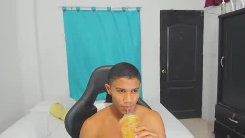 Snapshot of corzoethan chatting on September 30, 2025, 11:54 pm Ethan  online show from September 30, 2025, 11:54 pm