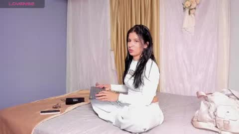 Lunita online show from June 14, 2026, 2:35 am