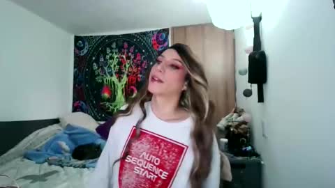 cosmic_crystal online show from November 9, 2025, 9:24 pm