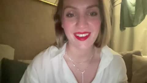 cosmo_blondiee online show from September 21, 2025, 7:59 pm