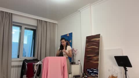 Lina online show from January 14, 2026, 11:38 am