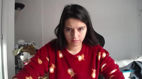 costantine helena24 online show from December 4, 2025, 10:57 am