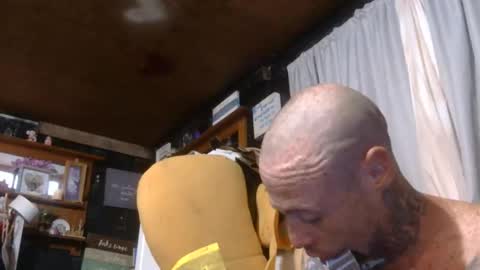 Snapshot of cotybonilla chatting on October 27, 2025, 10:14 pm Leftys Way online show from October 27, 2025, 10:14 pm