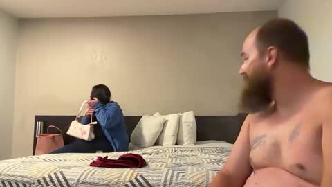 Alaskawildcouple online show from May 17, 2026, 6:00 am