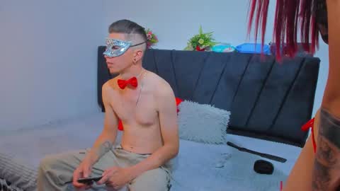 couple_2533 online show from October 31, 2025, 9:54 am