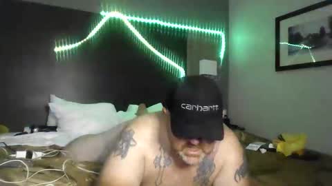 Snapshot of couple_pleaser1 chatting on October 19, 2025, 12:00 am Ieathairytacos online show from October 19, 2025, 12:00 am