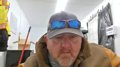 Snapshot of couple_pleaser1 chatting on November 30, 2025, 10:03 pm Ieathairytacos online show from November 30, 2025, 10:03 pm