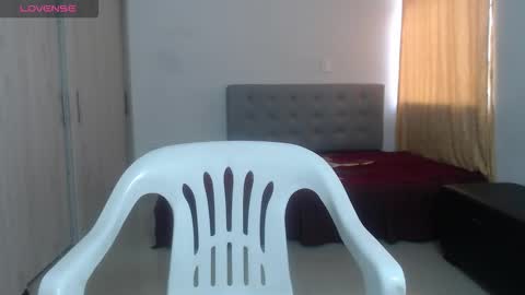 Snapshot of couple_sexandlove chatting on September 16, 2025, 1:34 pm  ALEJANDRO Y EMILY  online show from September 16, 2025, 1:34 pm