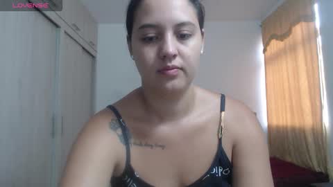 Snapshot of couple_sexandlove chatting on October 3, 2025, 12:35 pm  ALEJANDRO Y EMILY  online show from October 3, 2025, 12:35 pm