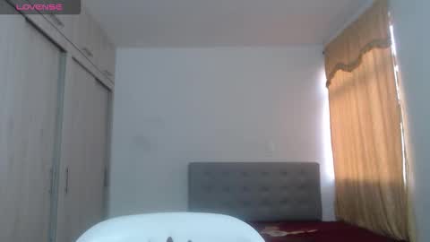 Snapshot of couple_sexandlove chatting on October 5, 2025, 12:25 pm  ALEJANDRO Y EMILY  online show from October 5, 2025, 12:25 pm