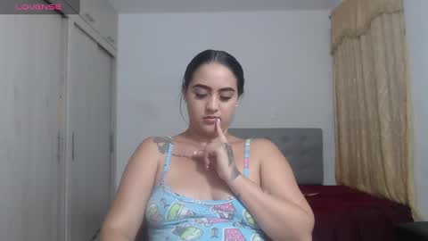 Snapshot of couple_sexandlove chatting on October 7, 2025, 12:30 am  ALEJANDRO Y EMILY  online show from October 7, 2025, 12:30 am